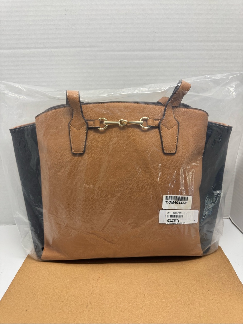 Carlos Santana Triple Compartment Tote - Picture 9 of 9